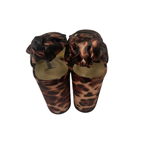 J Renee Womens Animal Print Chunky Heel Shoes size 8 M - Picture 5 of 7